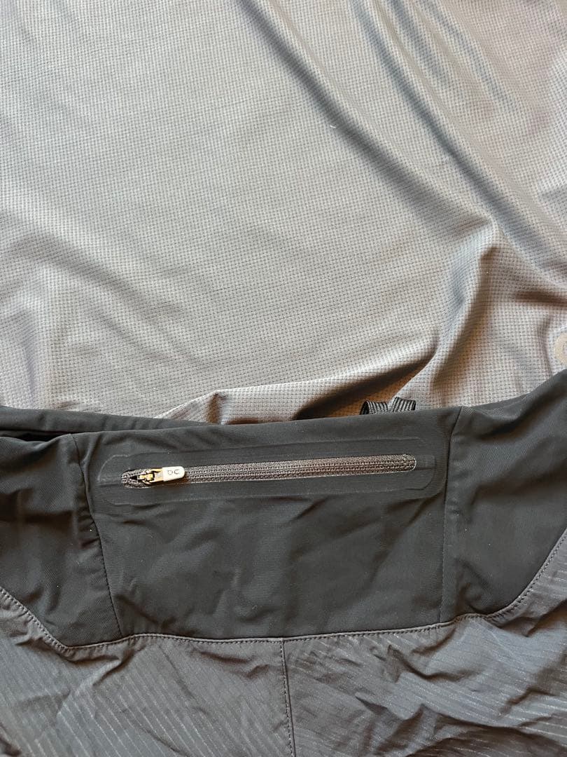 ON performance t ランニング　ウェア　上下　セット