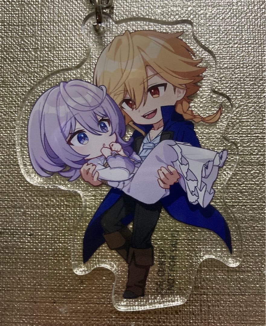 完璧すぎて可愛げがないと婚約破棄された聖女は隣国に売られる　アクキー