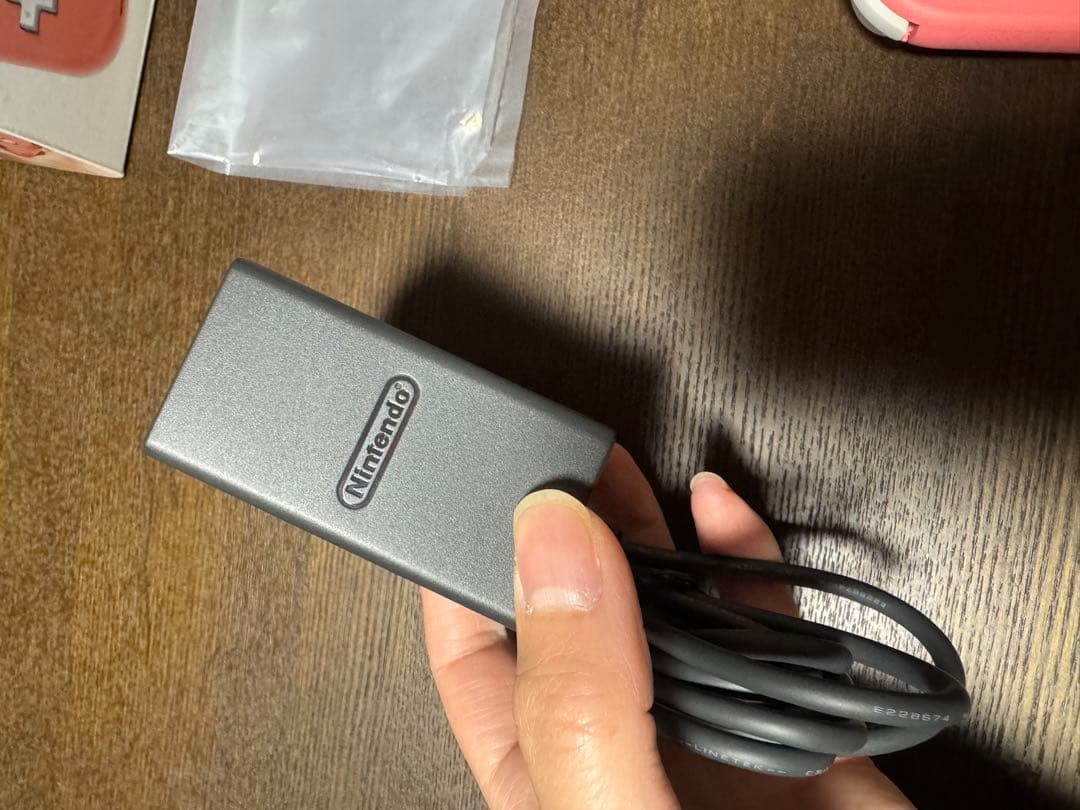 Nintendo Switch Lite コーラル　　　　充電器・箱・ソフト付き