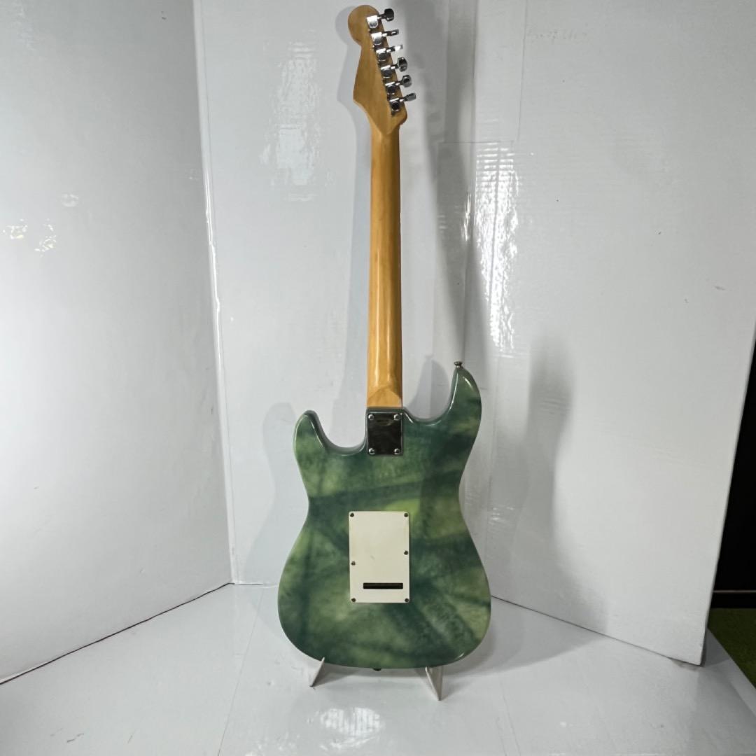 Vintage 　ストラトキャスタータイプ 　カモ感グリーン