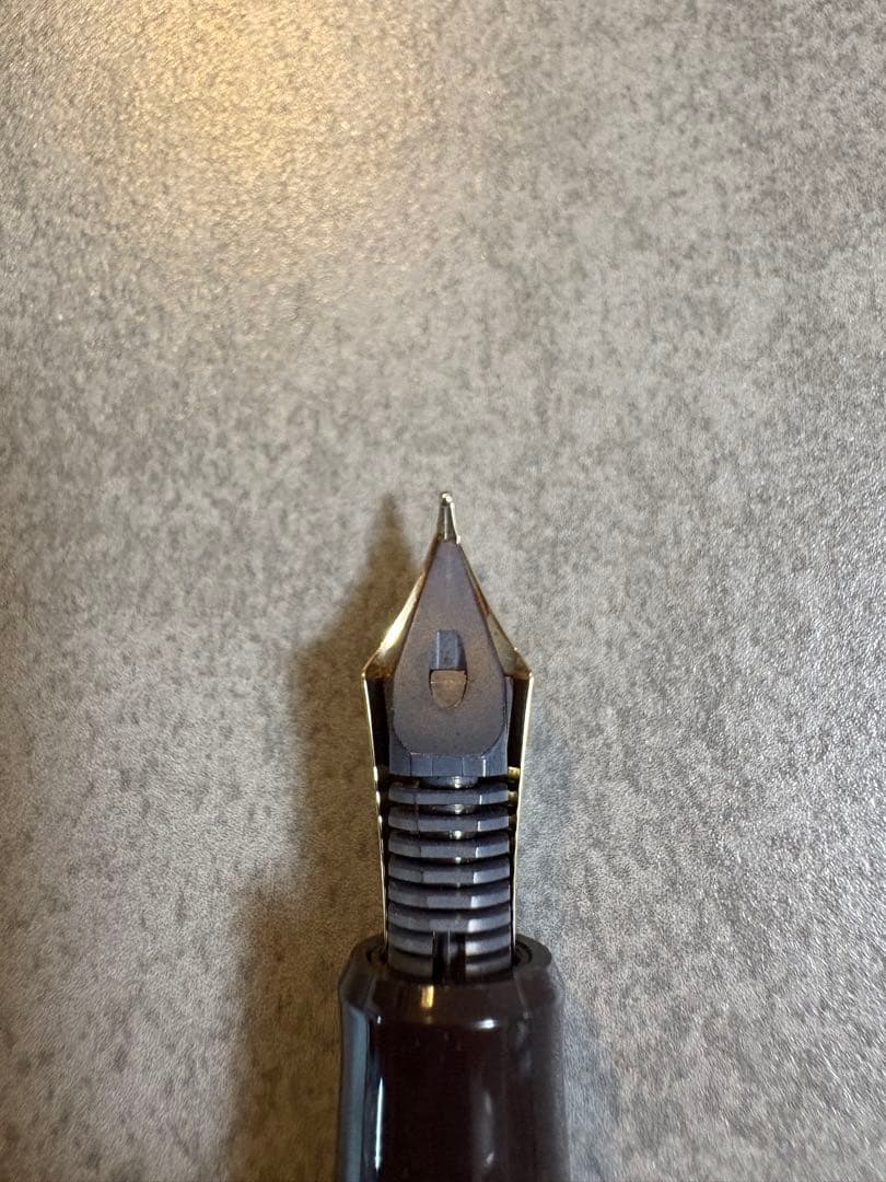 パイロット 万年筆 カスタム823 ブラウン 中字 Mニブ 15号 14K 茶