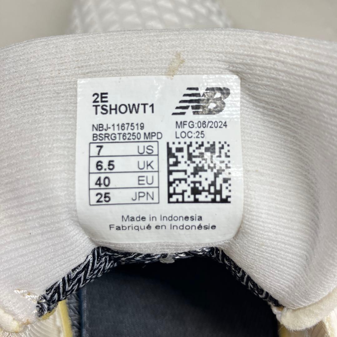 【試着程度】new balance 野球トレーニングシューズ スニーカー 金ロゴ