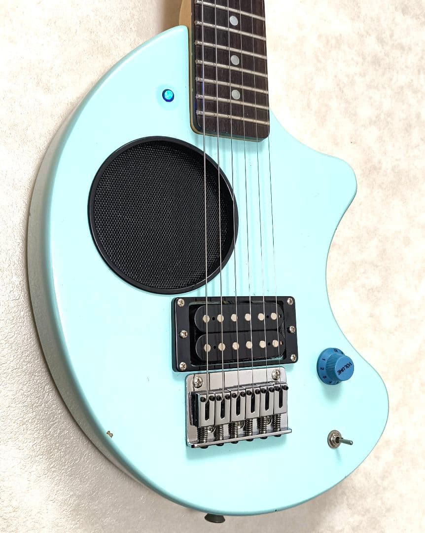 【美品】ZO-3 ライトブルー アンプ内蔵ミニギター 専用ケース付 ぞーさん