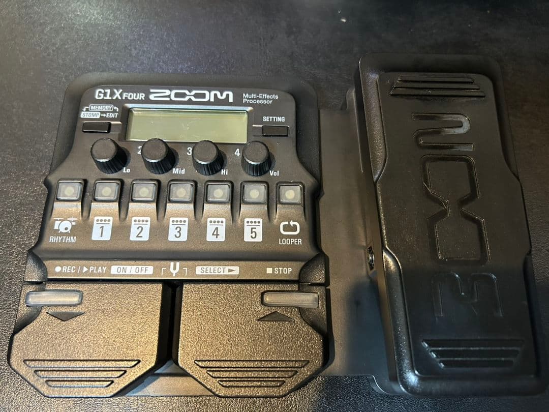 こ*ブ様 zoom g1x four