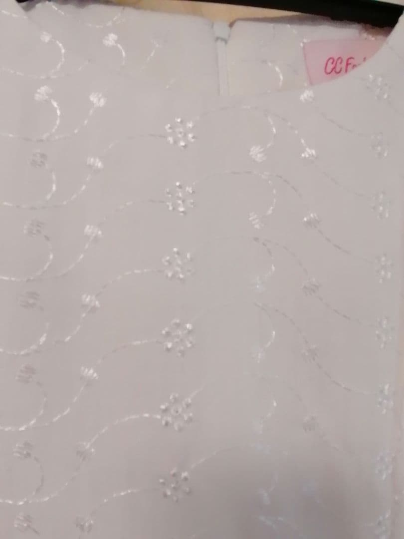 フラダンス　ホワイトロングドレス レース刺繍付き