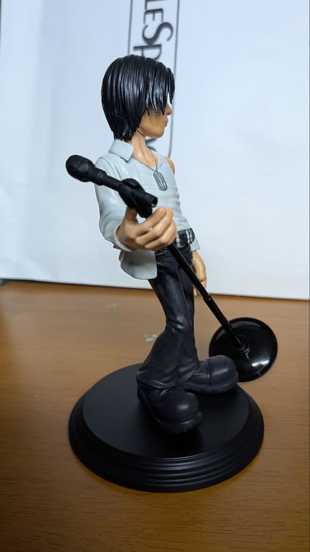 TAKA　氷室京介リペイントフィギュア