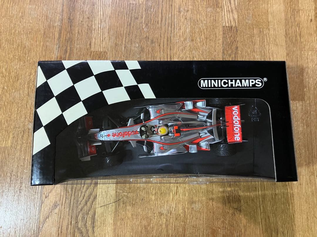 未開封 1/18 Lewis Hamilton ワールドチャンピオン 2008