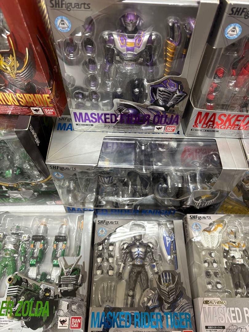 S.H.Fhiguarts 仮面ライダー龍騎　ミラーモンスターなど