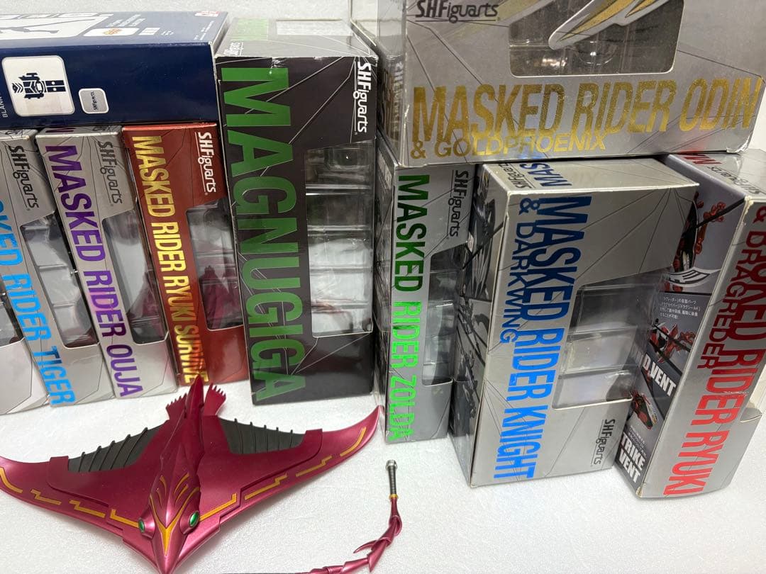 S.H.Fhiguarts 仮面ライダー龍騎　ミラーモンスターなど