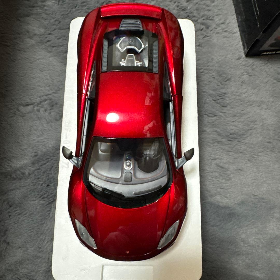 MINICHAMPS McLaren MP4-12C 1/18 限定750個