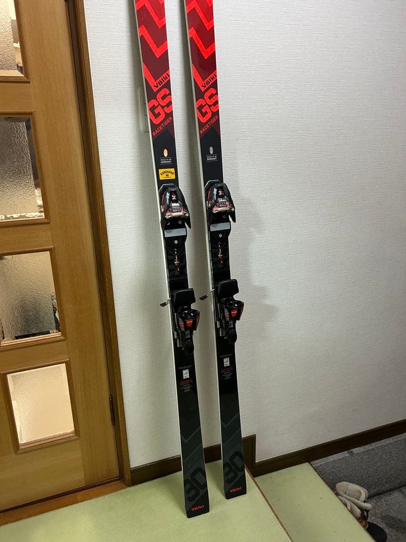 【リフト４回滑走美品】VOLKL フォルクル RACETIGER GS 193