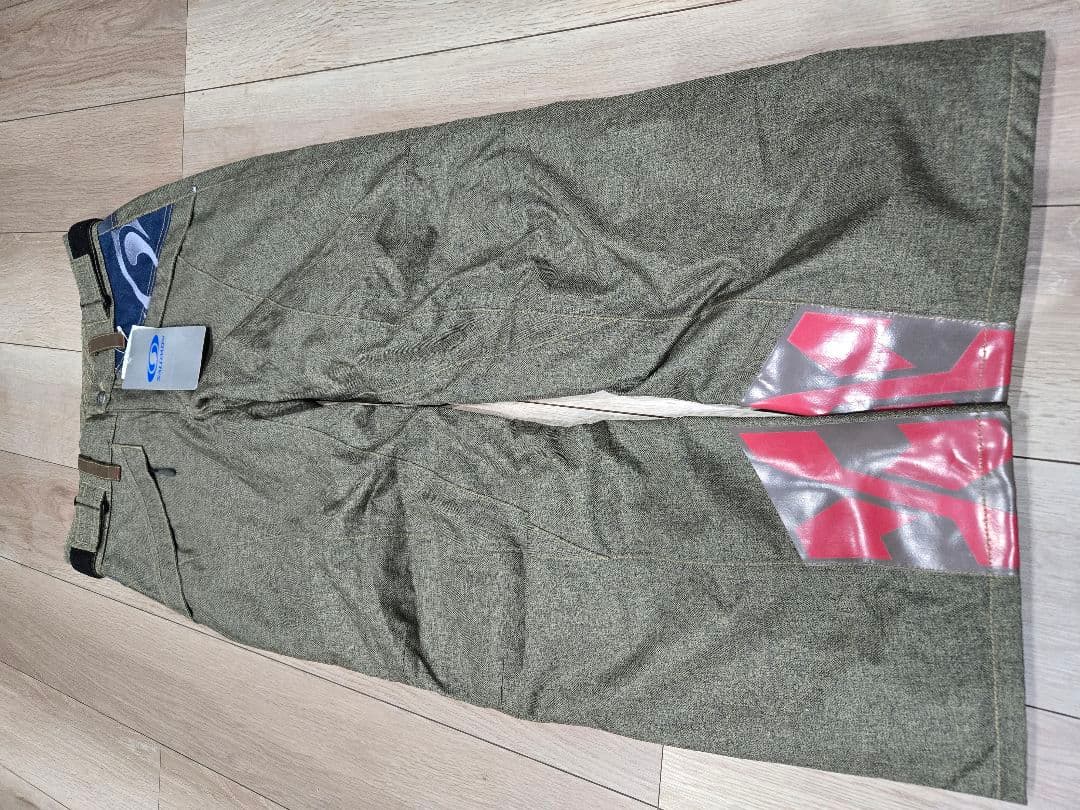 新品未使用　SALOMONスキーウェア　パンツユニセックスS