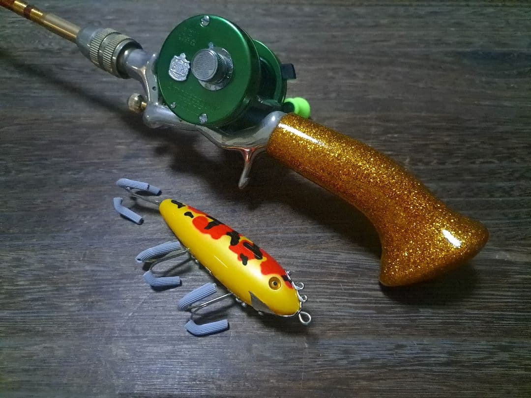 道楽　DOWLUCK 　ドウラク　ドライビングミノー　錦鯉　昭和三色