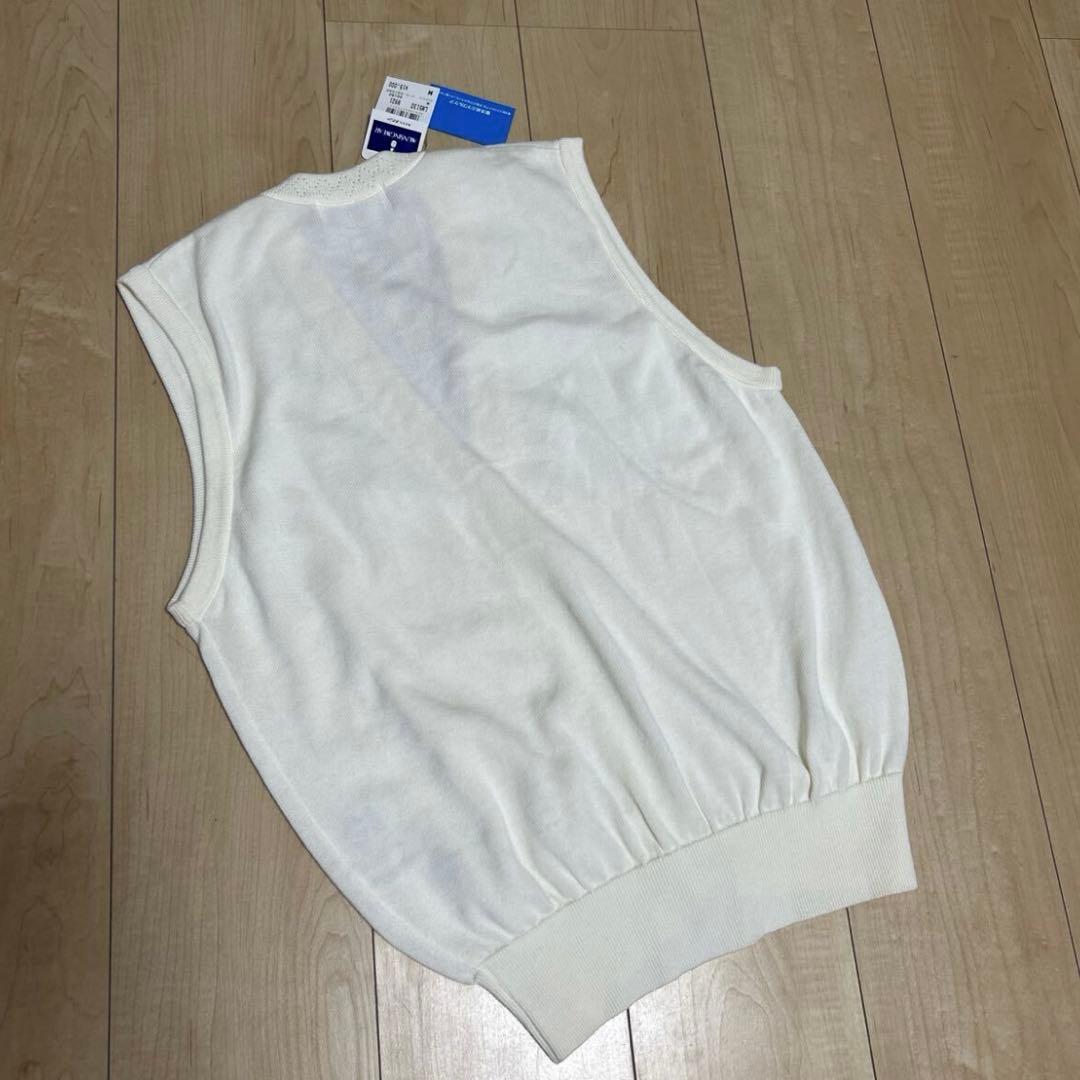 新品マンシングウェア M ゴルフベスト　東洋紡ミラクルケア　金ボタン　Vネック白