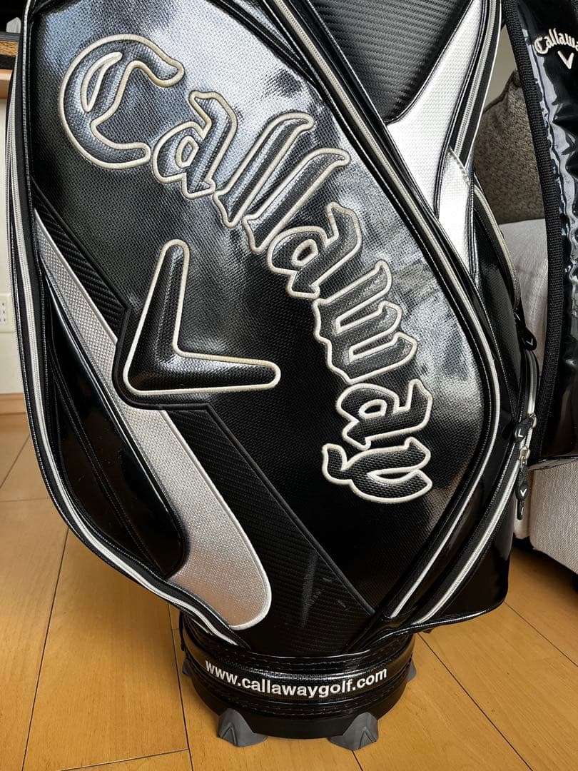美品キャロウェイ　ド迫力大きめキャディバッグ　エナメル　9型　ブラック×シルバー