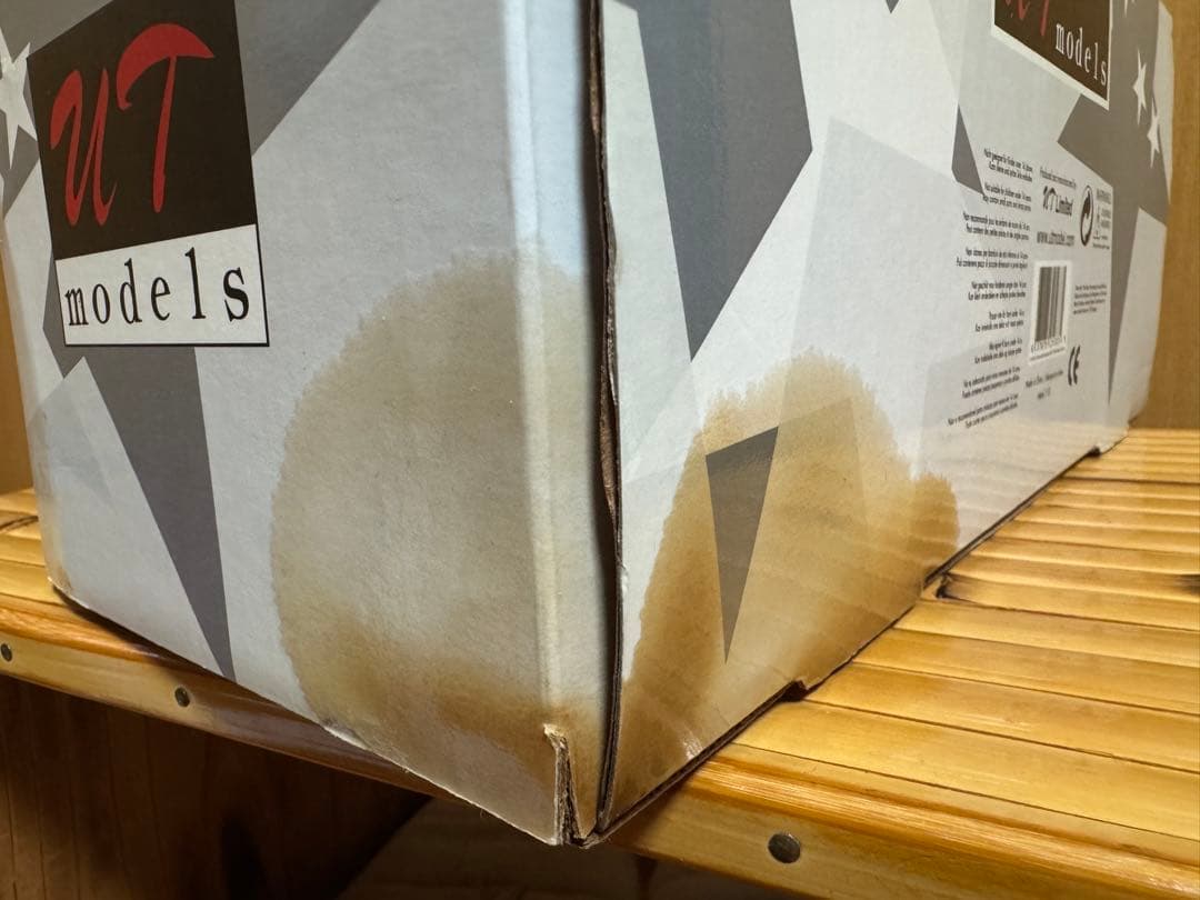 UT models Chevrolet Impala マルーン 1/18