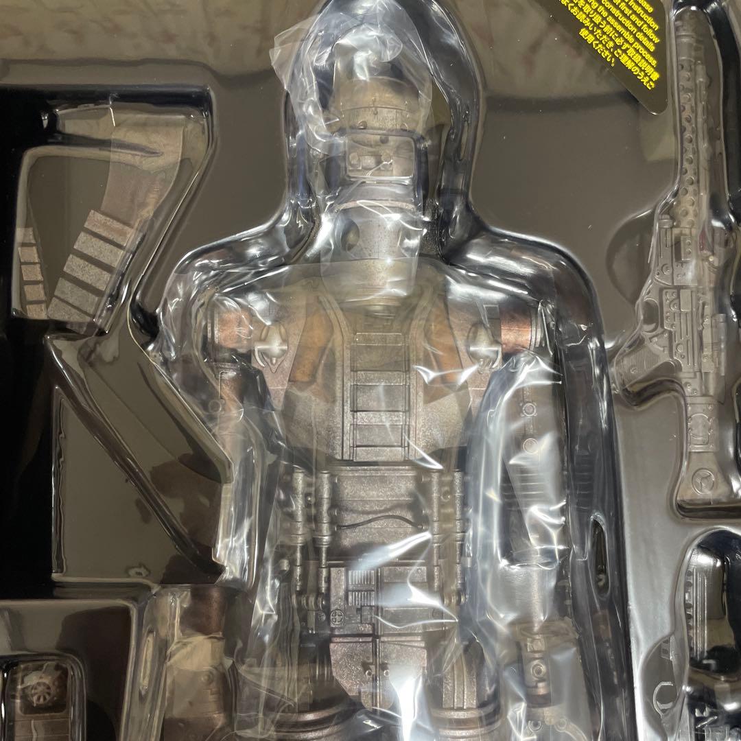 1/6 スターウォーズ マンダロリアン IG-11 フィギュア ホットトイズ製