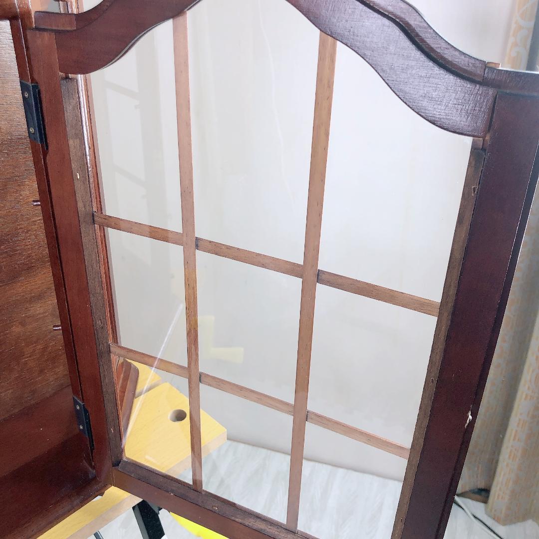 木製キャビネット 飾り棚 アンティーク 壁掛け コレクションケース