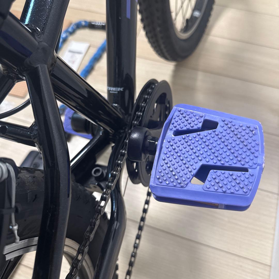 トレック　『PRECALIBER 20』　ブラック/パープル