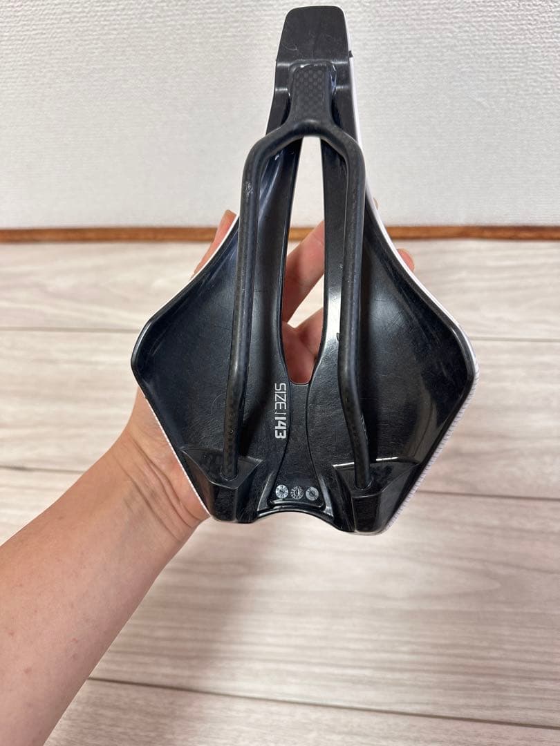 Prologo Dimension Carbon サドル 143mm