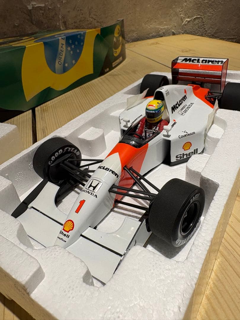 1/18ミニチャンプアイルトン・セナマクラーレン MP4/7 #1F1 1992