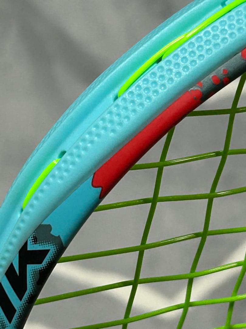 ジオブレイク70vヨネックス　少しひびがあり