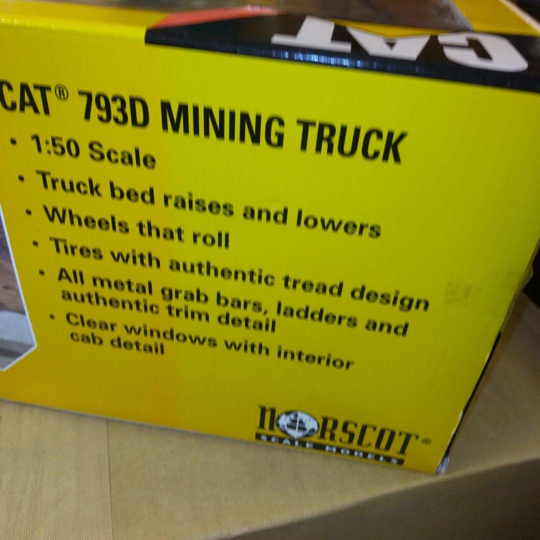 キャタピラー建機　CAT 793D Mining Truck 1/50