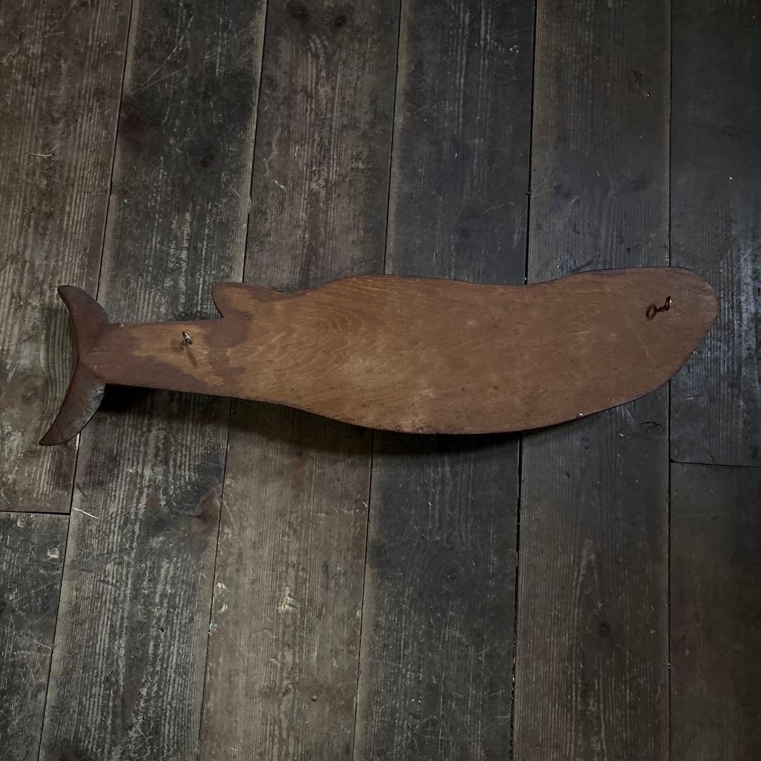 木彫り　鯨　壁掛けディスプレイ