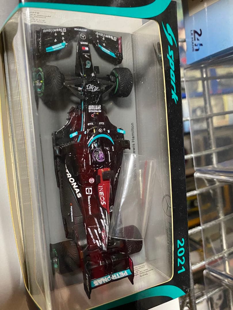 スパーク　Mercedes F1 100勝目　Lewis Hamilton