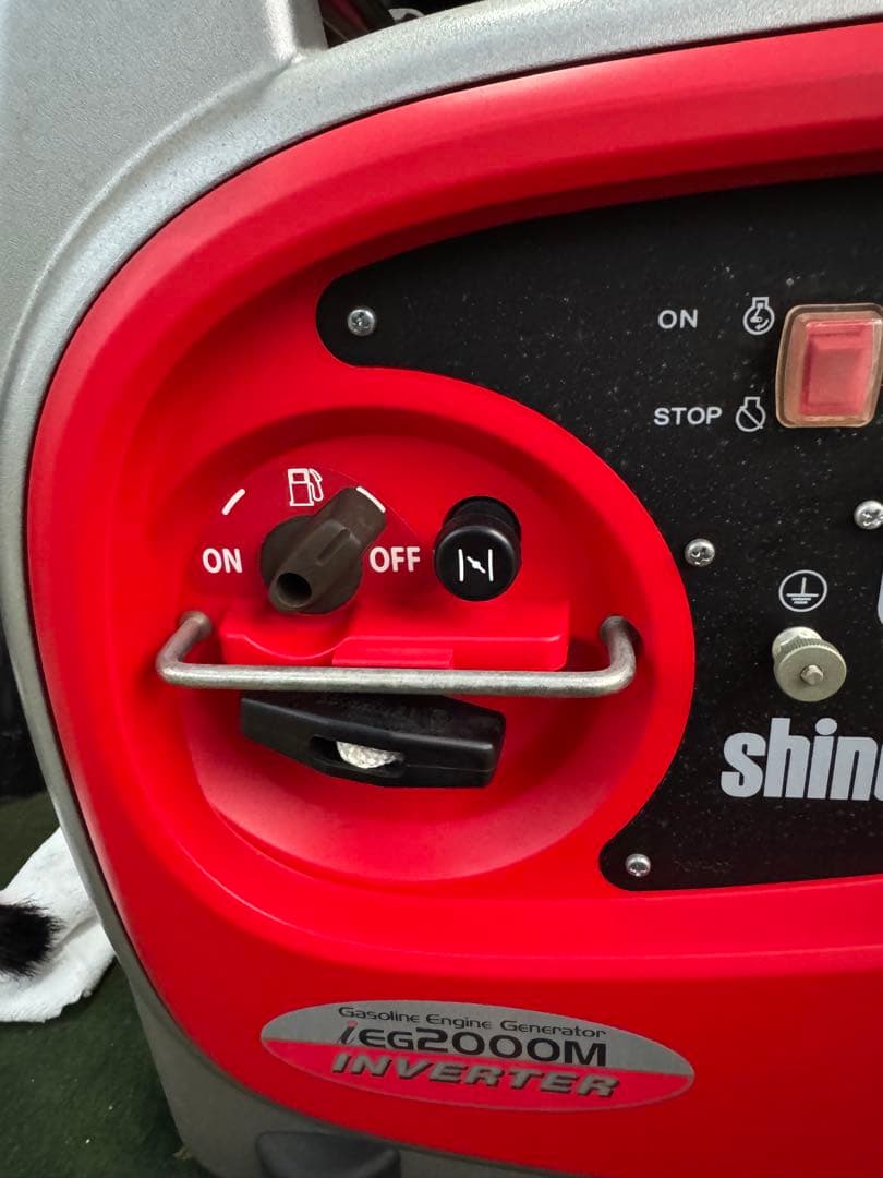 新品　新ダイワ インバーター発電機 iEG2000M 送料込み！