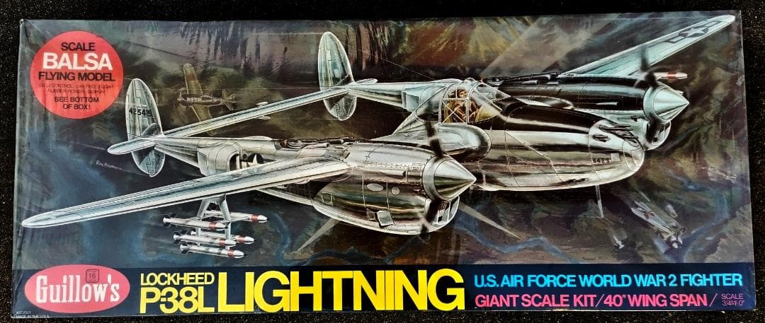 Guillow社のバルサフライングモデル ロッキードP-38 Lightning