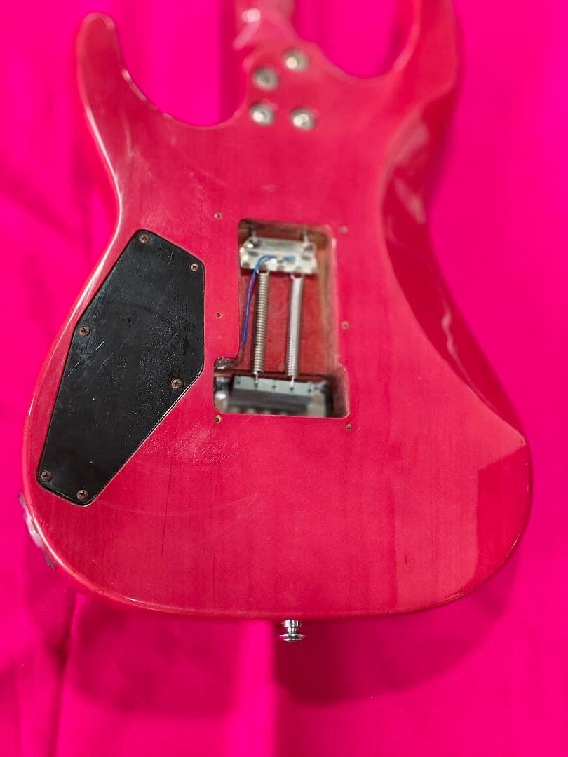 Grass Roots フロイトローズブリッジモデル 搭載エレキギター レッド