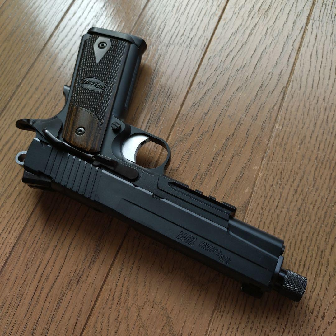 ウエスタンアームズ　SIG1911 ブラックウォーター　アルタモントグリップ