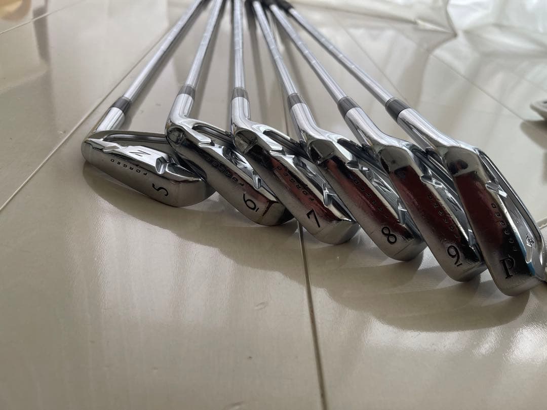 スリクソンアイアンセット　PW〜5