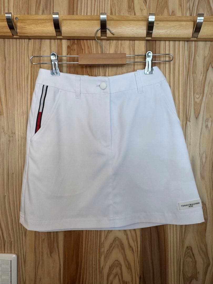   ストライプポロシャツとゴルフスカートセット