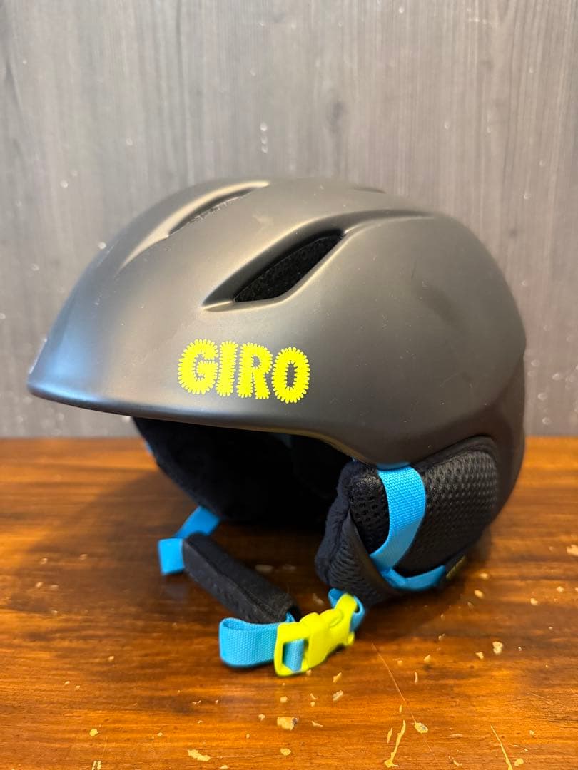 GIRO★LAUNCH★ジュニアヘルメット　スキー用子供用　スノボ子供用