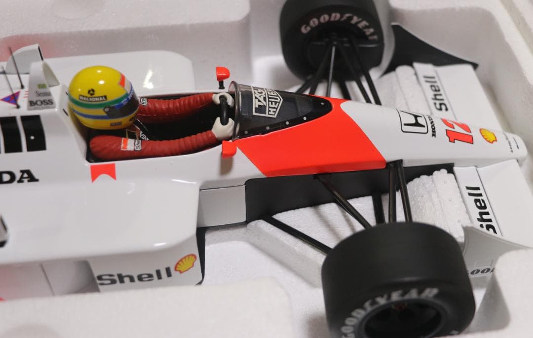 超貴重ビックスケール１／12　マクラーレン・ホンダMP4／4　ターボ　セナコレ