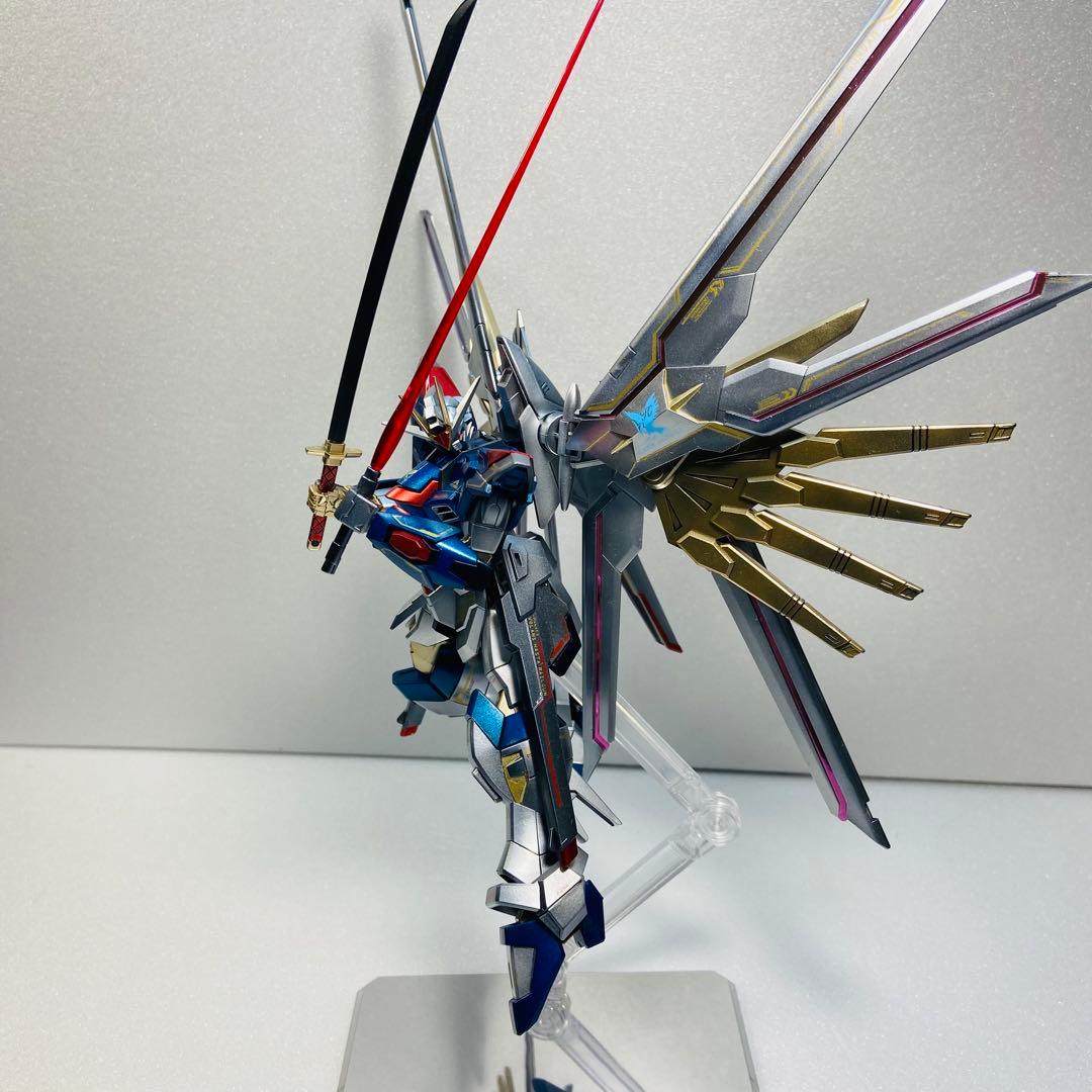 HG マイティーストライクフリーダムガンダム ライフリカラー 全塗装 ガンプラ