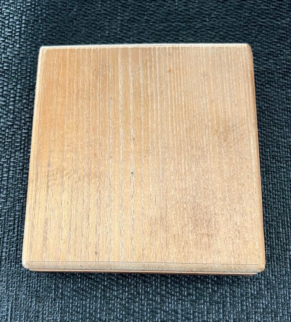 刀鍔 信玄鍔 百足鍔 無銘 鉃地 真鍮 年代物 箱付き(鍔布団付き)