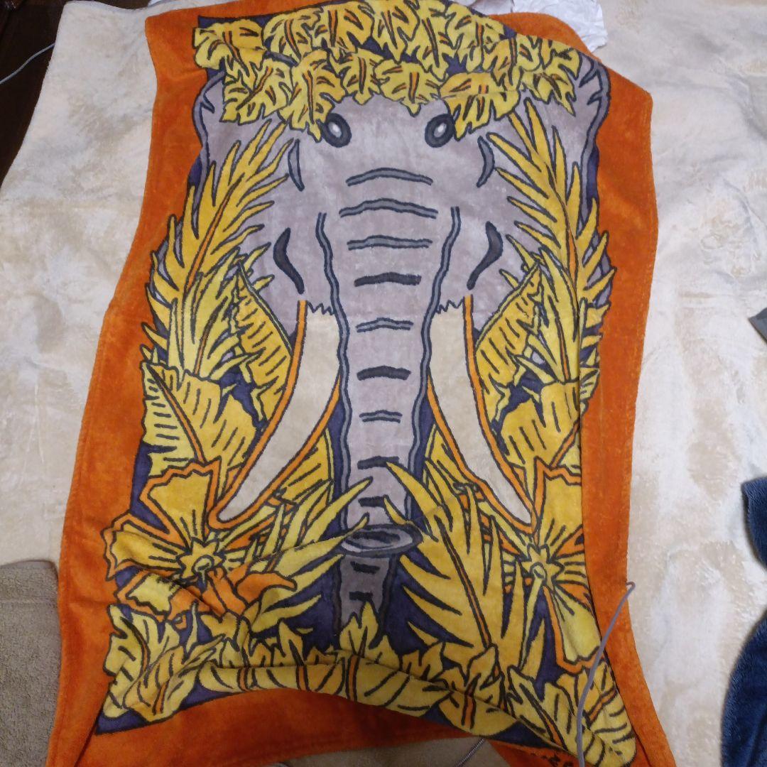 HERMES ビーチタオルバスタオル 象と植物デザイン