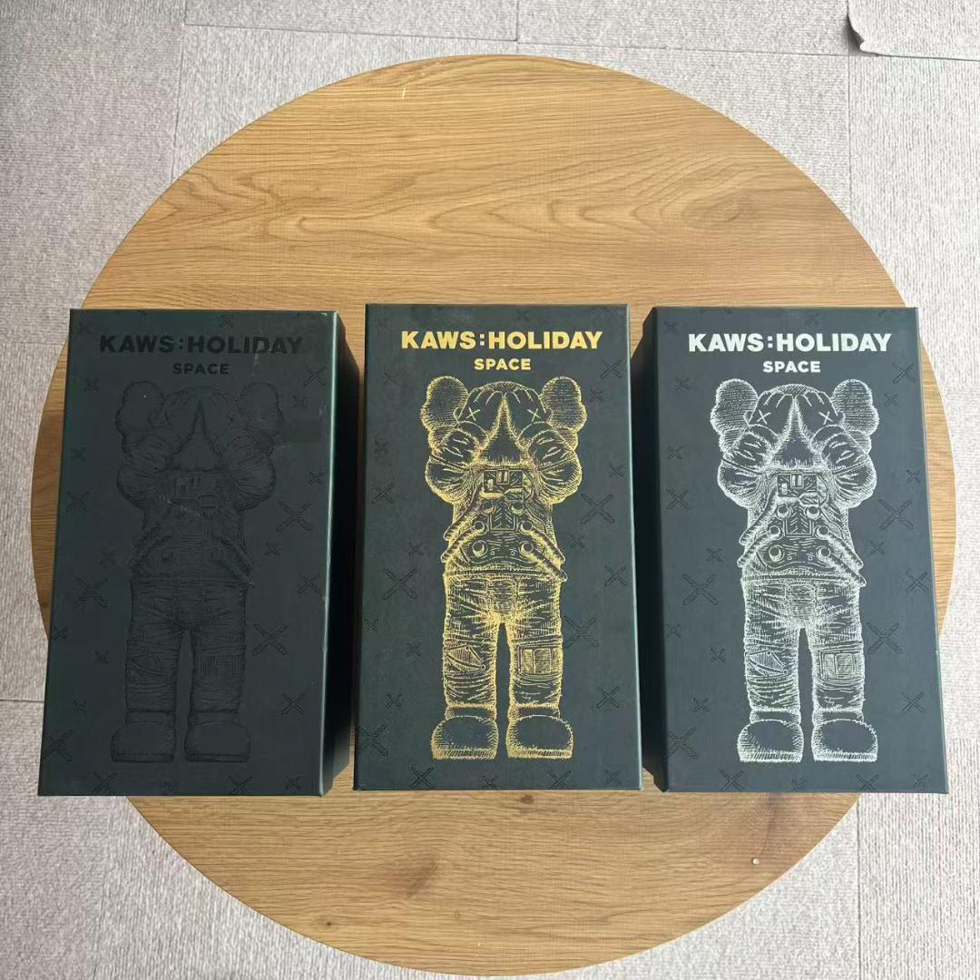 KAWS カウズ フィギュア Holiday Space 3点セット