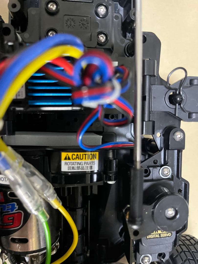 値下げ タミヤ BTー01 シャーシ トヨタスープラボディ付き