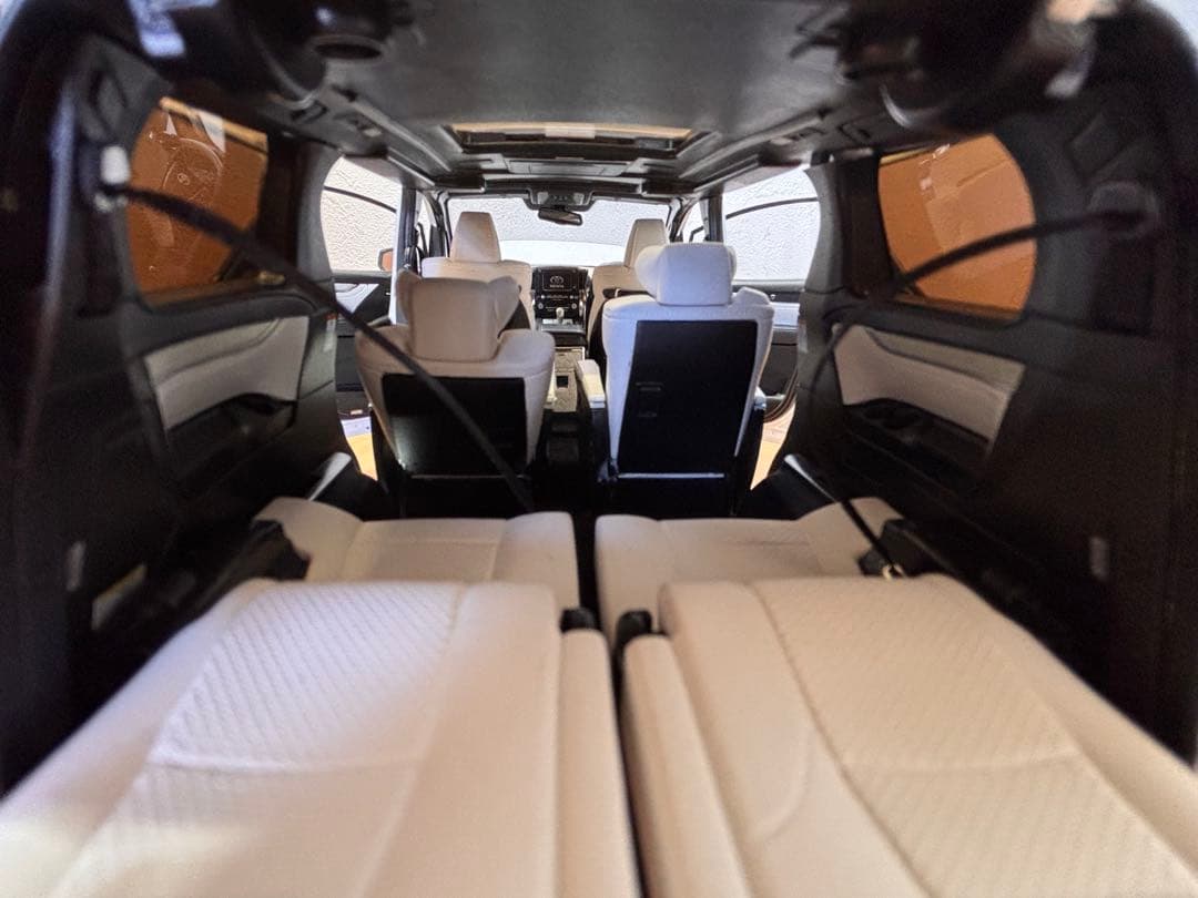 【希少】Kengfai ケンファイ　1/18 トヨタ　ヴェルファイア　ミニカー