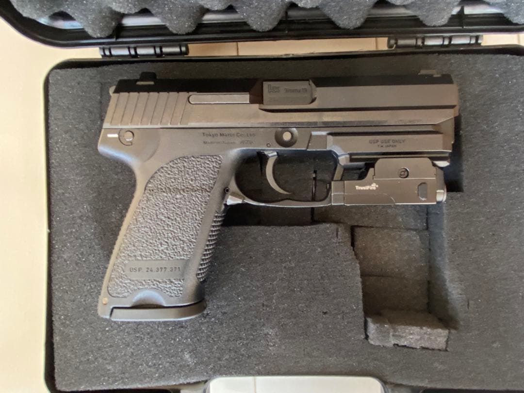 ハードケース付き　東京マルイ　HK USPライト付き