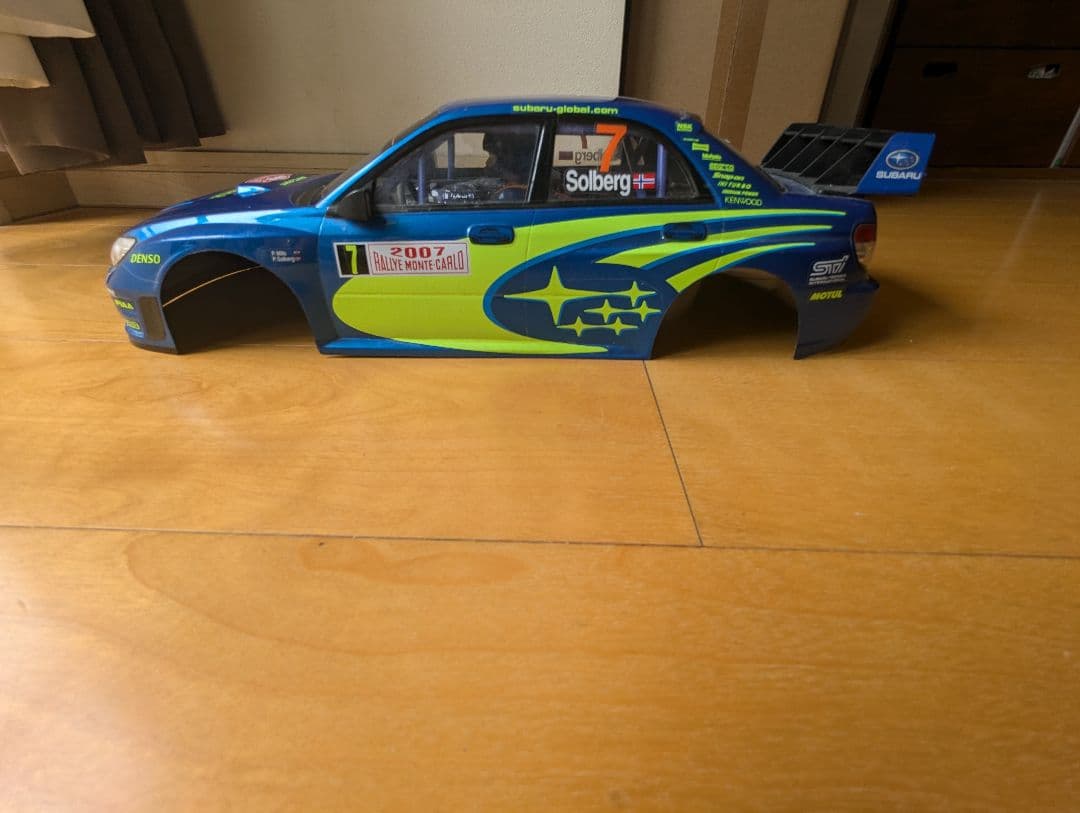 1/10タミヤラジコン　スバルインプレッサWRXボディ　塗装組立品