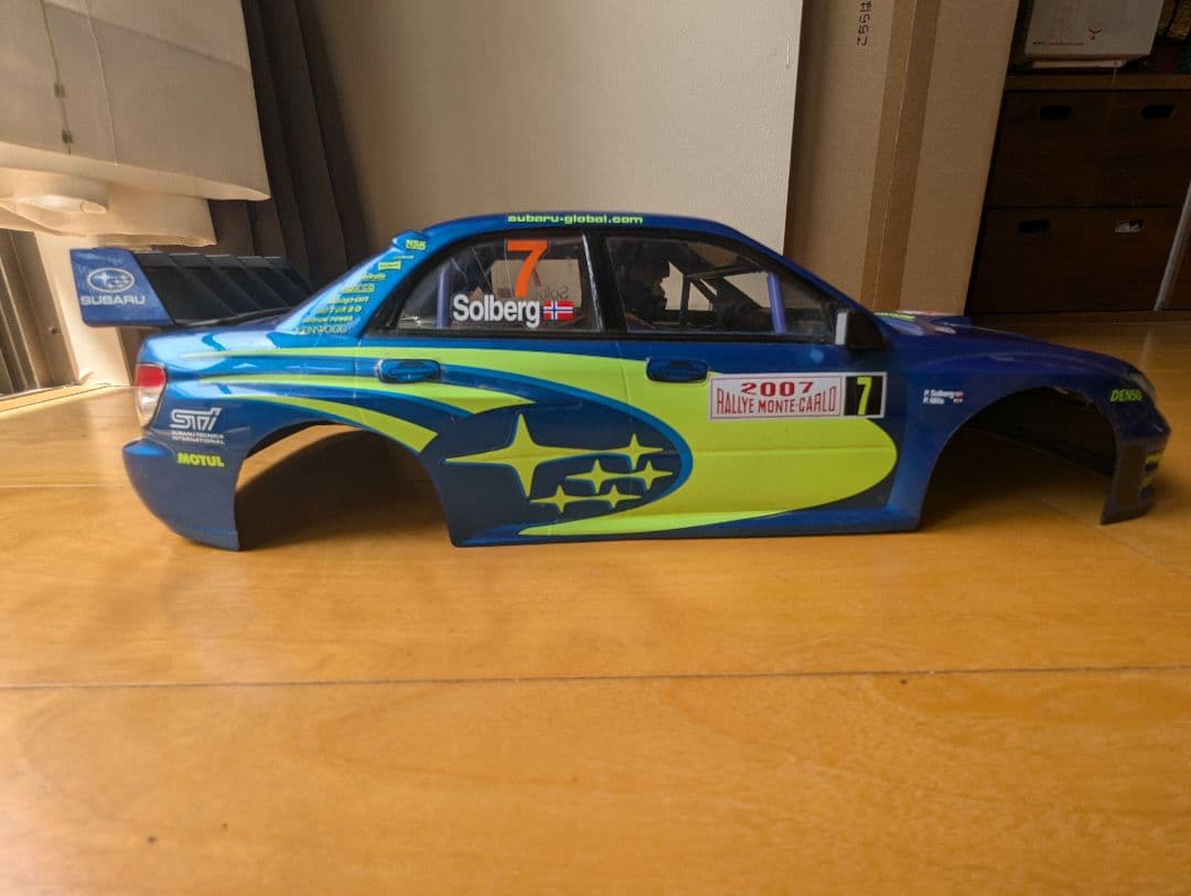 1/10タミヤラジコン　スバルインプレッサWRXボディ　塗装組立品
