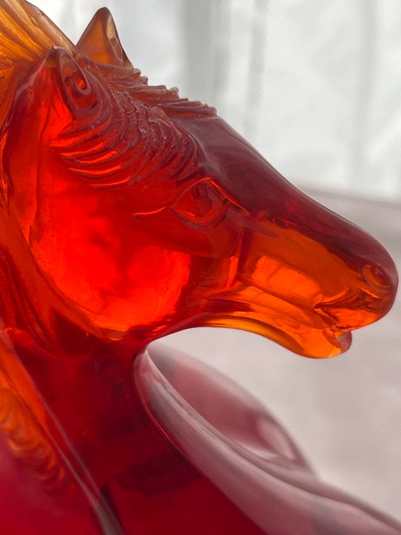 馬の置物 赤　中国　手彫り　蔵出し