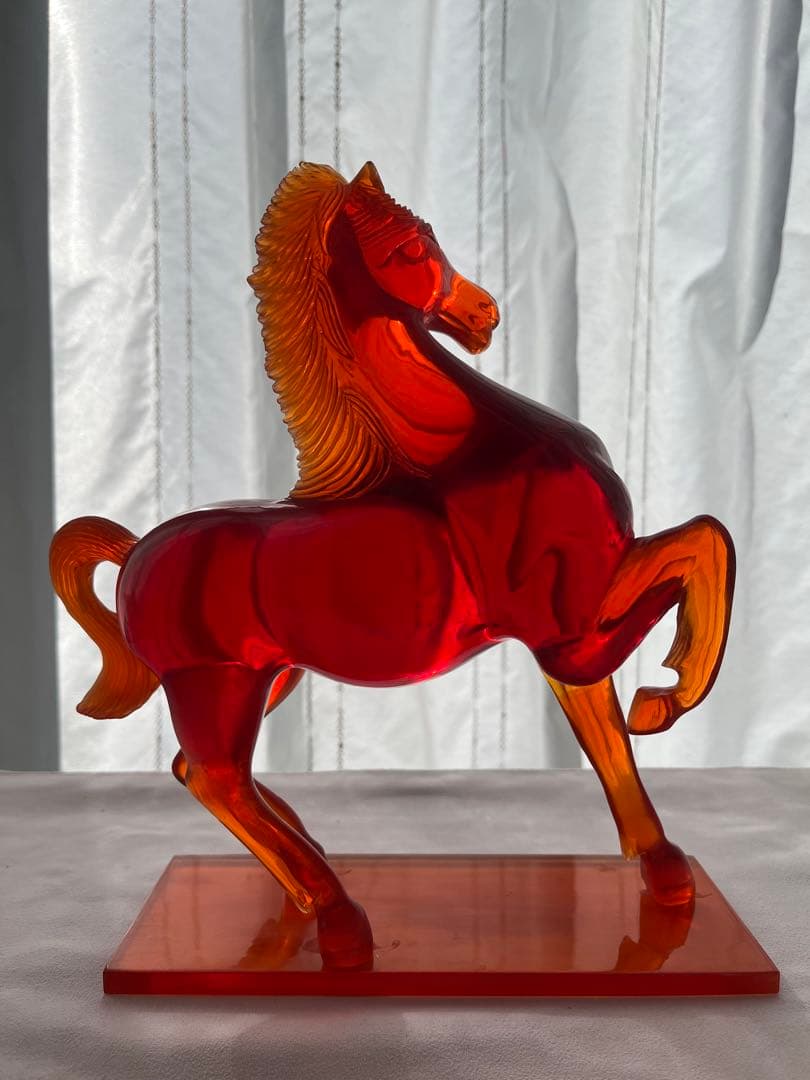馬の置物 赤　中国　手彫り　蔵出し