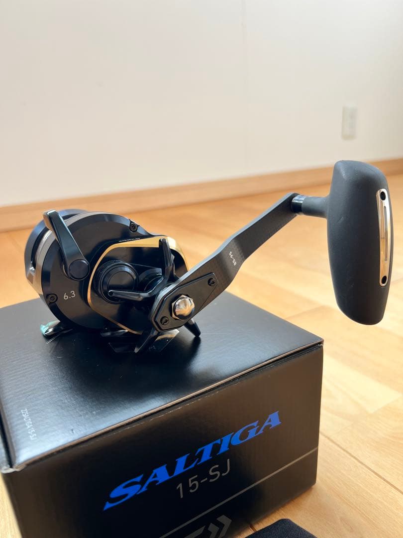 【新品未使用】22SALTIGA 15-SJ 右ハンドル、替えスプール付