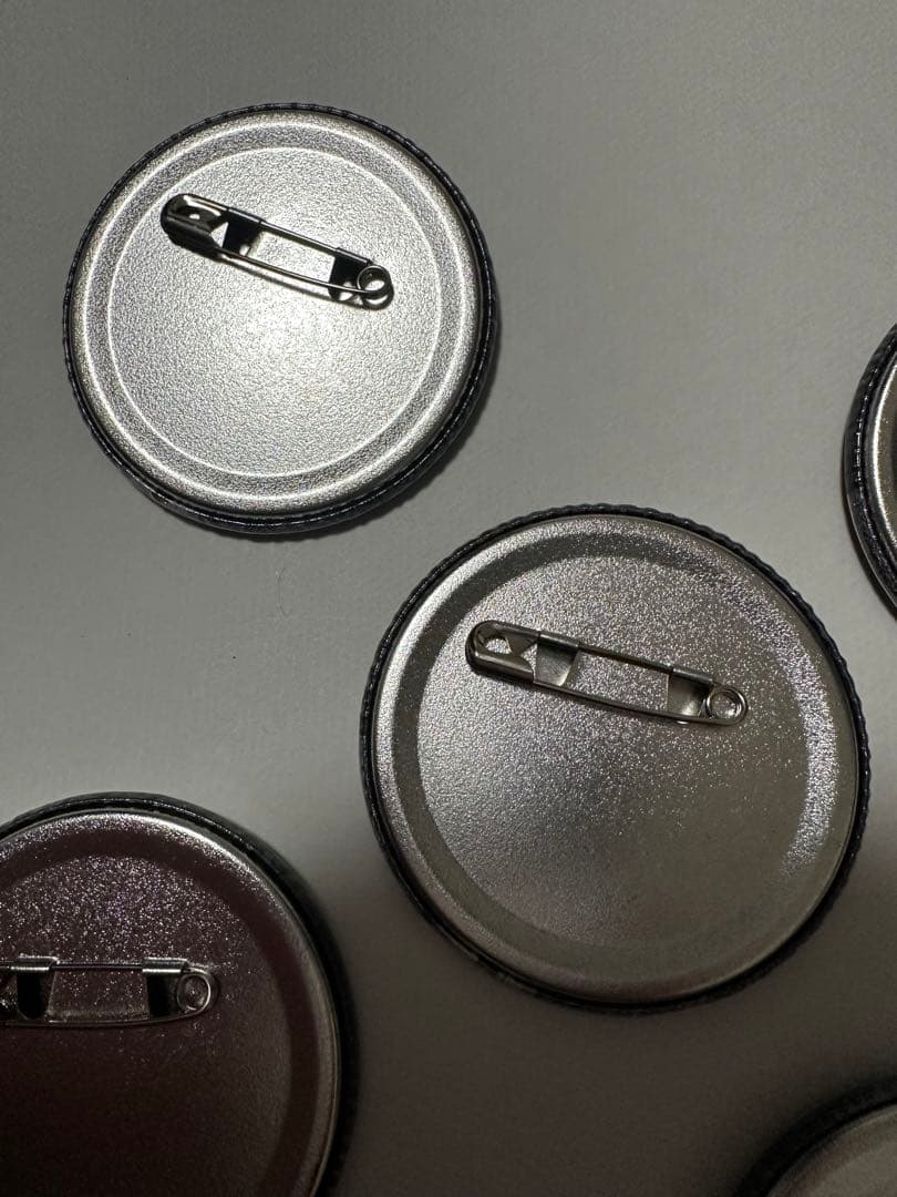 マッシュル　MASHLE レイン・エイムズ　キラキラ缶バッジ